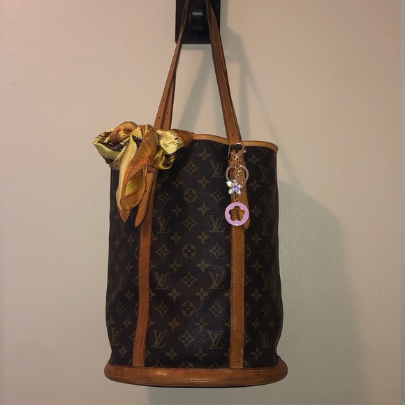 Louis Vuitton Monogram Vintage Authentic Bucket Bag;Date Code(AR0052) - Picture 3 of 17